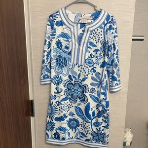 GRETCHEN SCOTT BLUE AND WHITE FLORAL PRINT DRESS